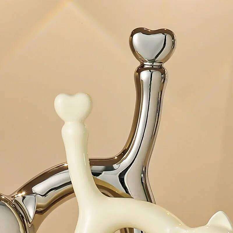 Creative Heart-Shaped Ornaments, Living Room,TV Cabinet,Home, Bedroom,Desktop Decorations, Ceramic Art Cat Statue, Gift, New Y260202