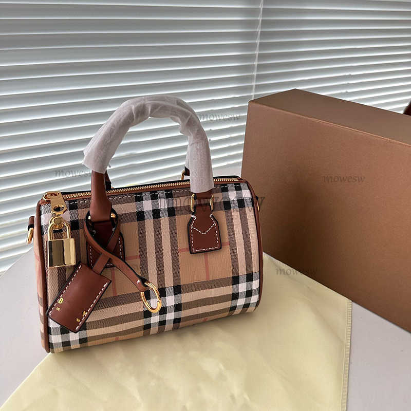 High quality Shoulder Bags Evening Bags Designer BUR Crossbody bags 2026 New Tote Women luxury Bags Canvas Summer Beach Seaside Travel Men Messenger shopping bags
