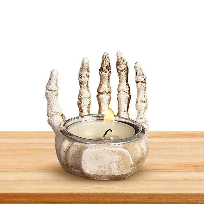 Home Candlestick Ornaments Resin Skull Halloween Decoration Gifts Holders Decor Candle Holder Y260131