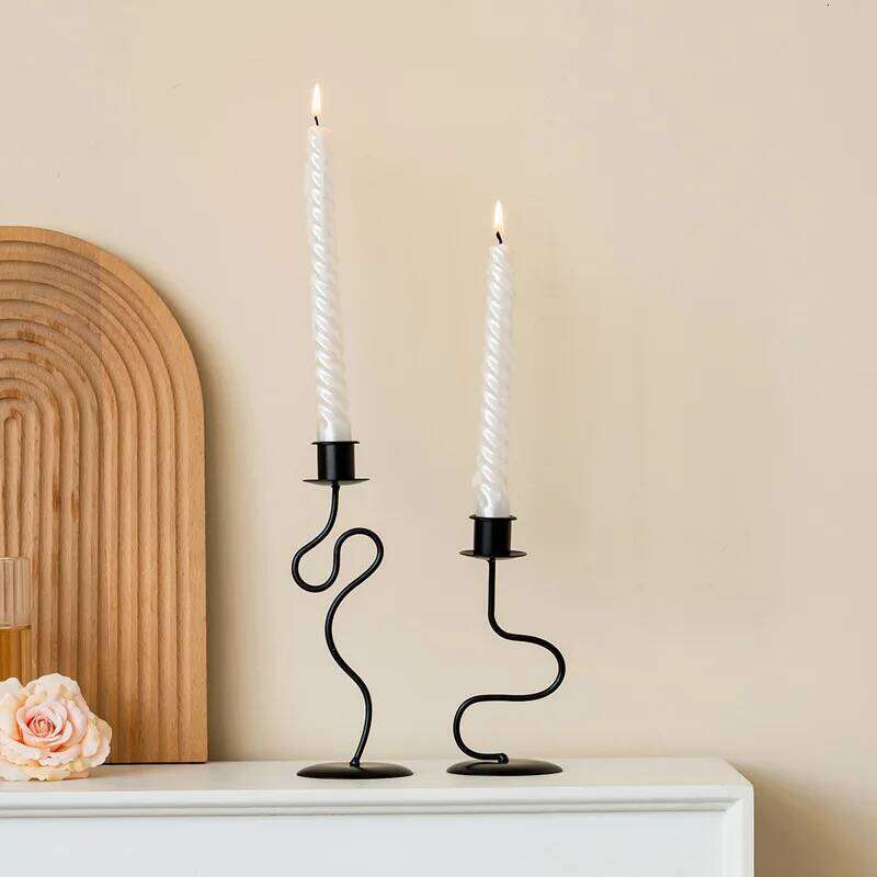 European Simple Metal Black Curved Holder Creative Retro Wrought Iron Room Home Decoration Desktop Candle Stick Stand Y260131