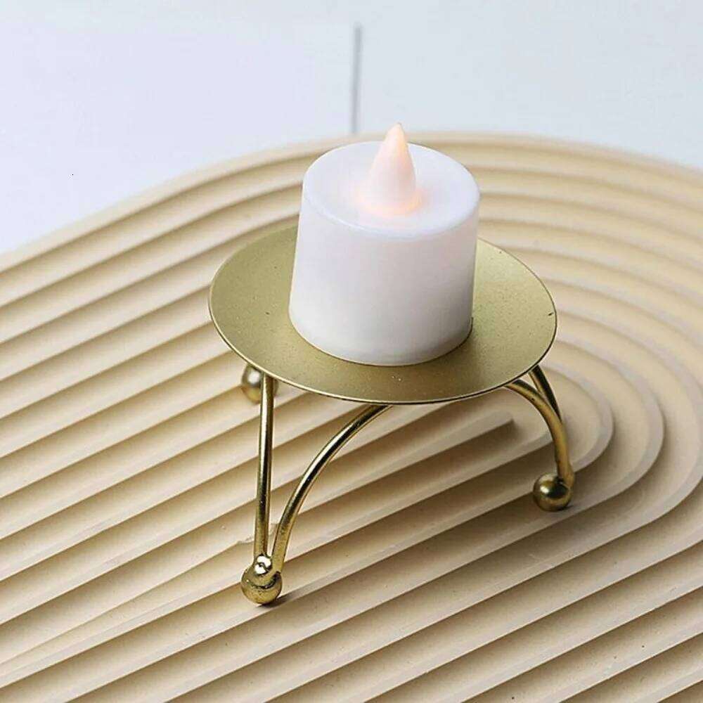 Metal Candle Holder with Iron Plate Base Perfect for Home Decor Craft Projects Artisan Gifts and Wedding Celebrations Enhances Y260131