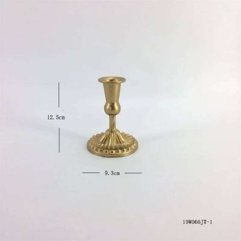 Single Headed Metal Candlestick Romantic Wedding Decorations Iron Art Candle Holders Living Room Candlelight Dinner Decoration Y260131