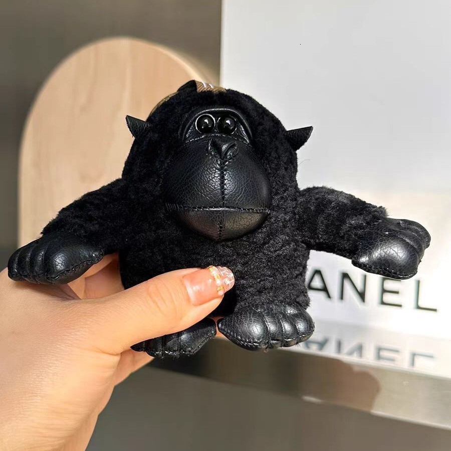 Retro Y2K Purse Accessory Cute Wool Big Black Gorilla Fur Pendant Car Keychain Plush Little Monkey Bag Charm King Kong Plush Toy
