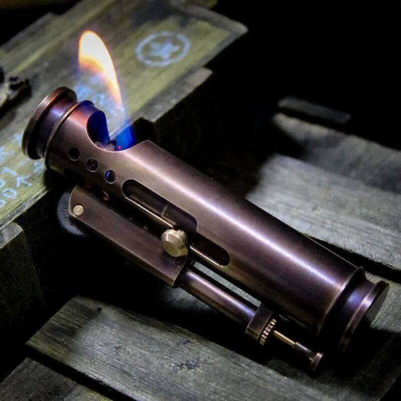2025 Unusual Alien Trench Handmade Pure Copper Kerosine Lighter AK Vintage Portable Windproof Collection Lighters Smoking Gadget W260202