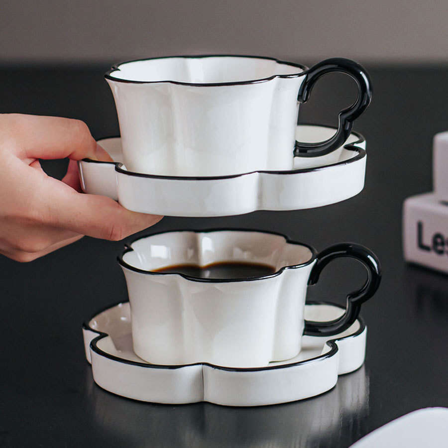 designer cup Nordic Minimalist Petal Shape Ceramic Coffee Cup Saucer Set for Personalized Office and Home Afternoon Tea