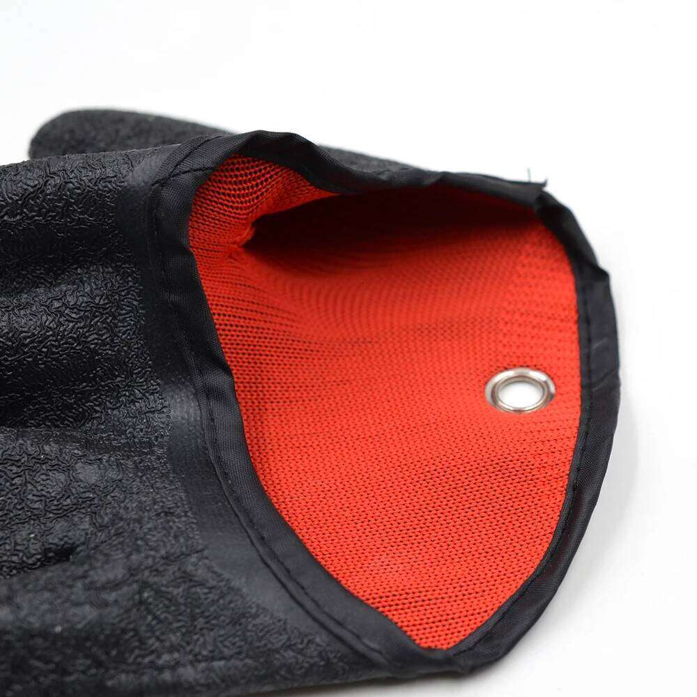 MNFT 1Pcs Fisherman Professional Catch Fish Gloves Cut&Puncture Resistant with Magnetic Hooks Hunting Glove XJ260202