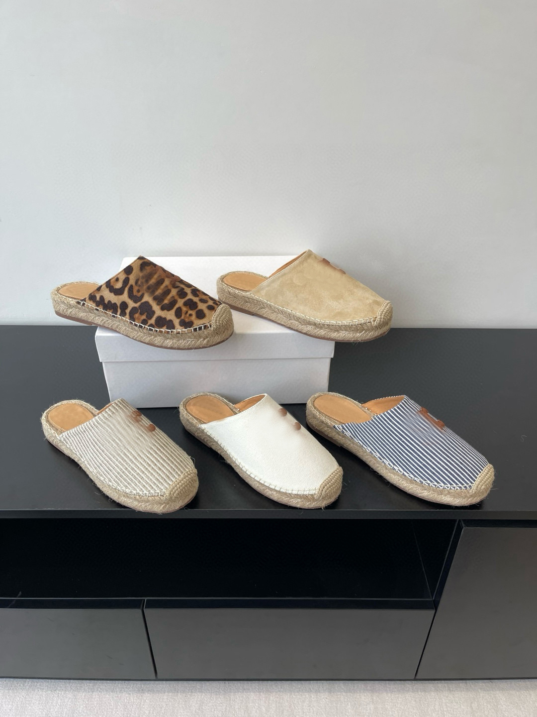 designer Shoes Triomphe Women Fishermans shoes fashion Les Espadrilles Oshkosh Canvas Straw mules Scuffs Baotou slippers Size 35-40 designer bag