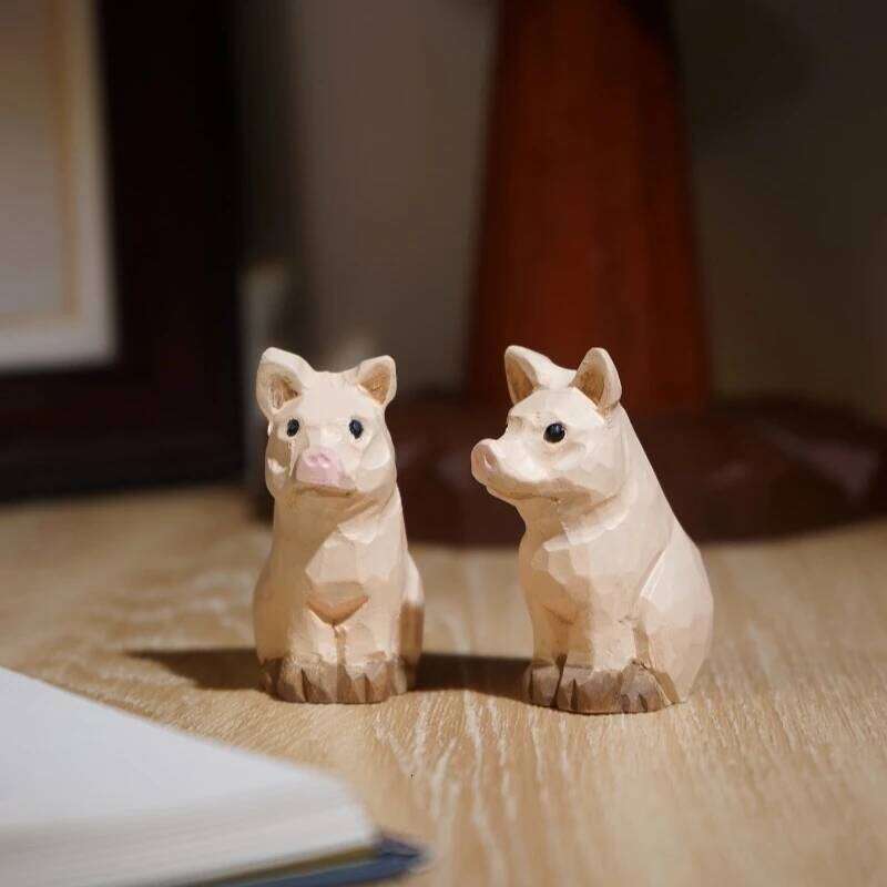 1 PC Seated Pig Hand Carved Wood Sculpture Swine Character Office Study Desk Decor Playful Animal Figurines Wooden Home Ornament Y260202