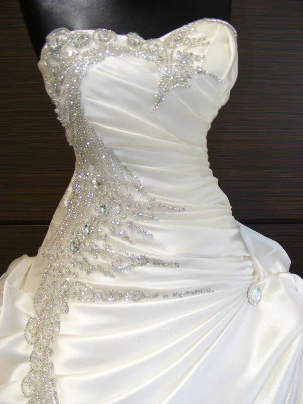 Real Images 2026 A-Line Wedding Ruffles Skirt Sweetheart Strapless Gowns Stunning Bridal Dresses F02 B0312