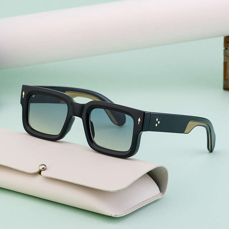 Retro thick-framed square sunglasses Multi-color UV-protective glasses Suitable for street style and vacation outings