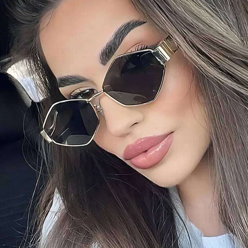 Fashion Sunglasses Women 2025 Luxury Brand Design Sun Glasses Men Vintage Small Frame Eyewear Shades H260202