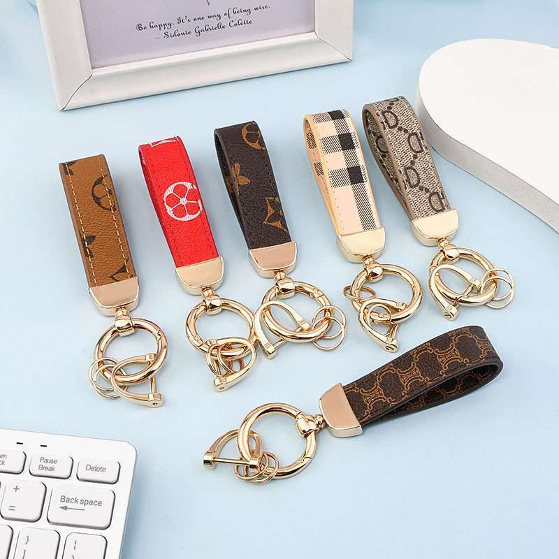 Fashion style designer car key chain bag charms pendant jewelry key ring holder gift pu leather metal key chain accessories Luxury designer