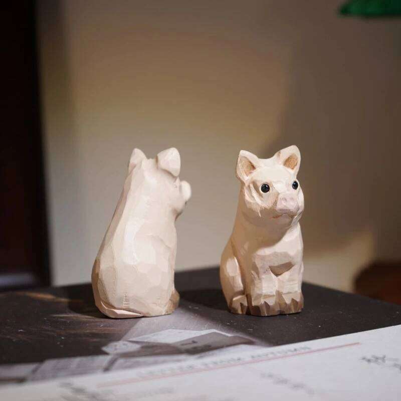 1 PC Seated Pig Hand Carved Wood Sculpture Swine Character Office Study Desk Decor Playful Animal Figurines Wooden Home Ornament Y260202