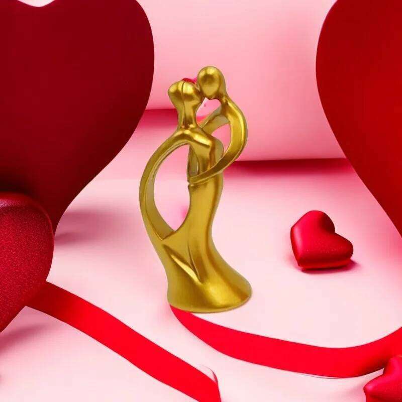 Modern Simple Couple Resin Crafts Home Decoration Wedding Gifts Living Room Creative Golden Sandstone Statue Figurine Sculpture Y260202