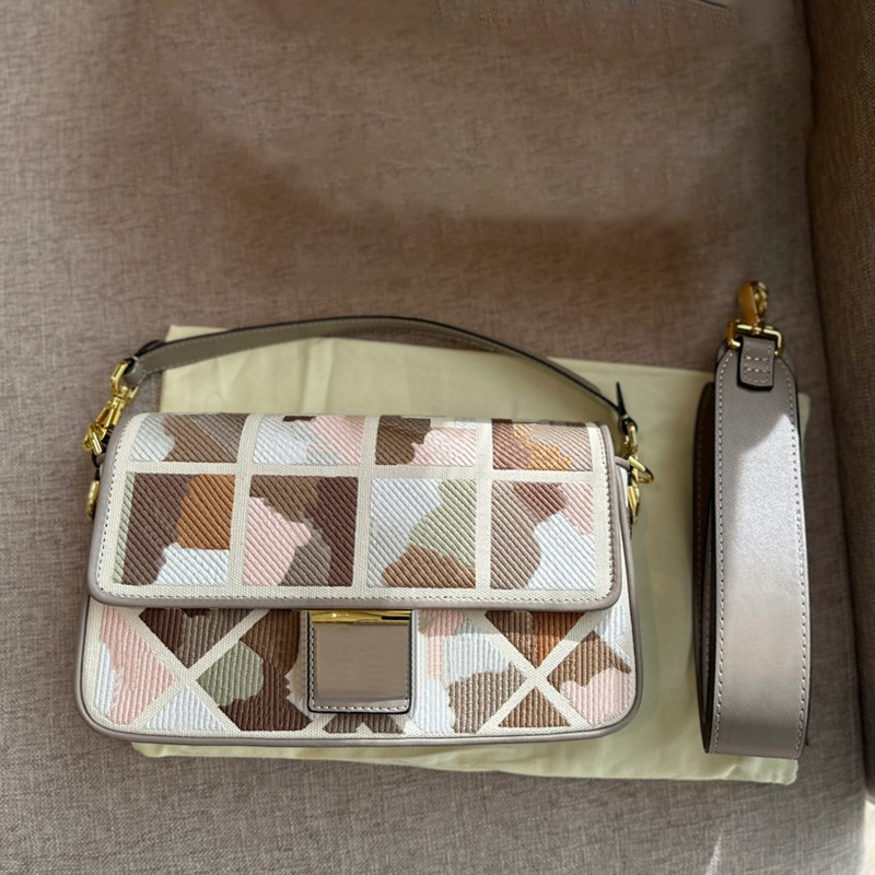 Luxury Canvas Hardware Quality Handbag designer luggage women crossbody bag 2029 Outdoor outdoor travel messenger bags wallet designerfashion123