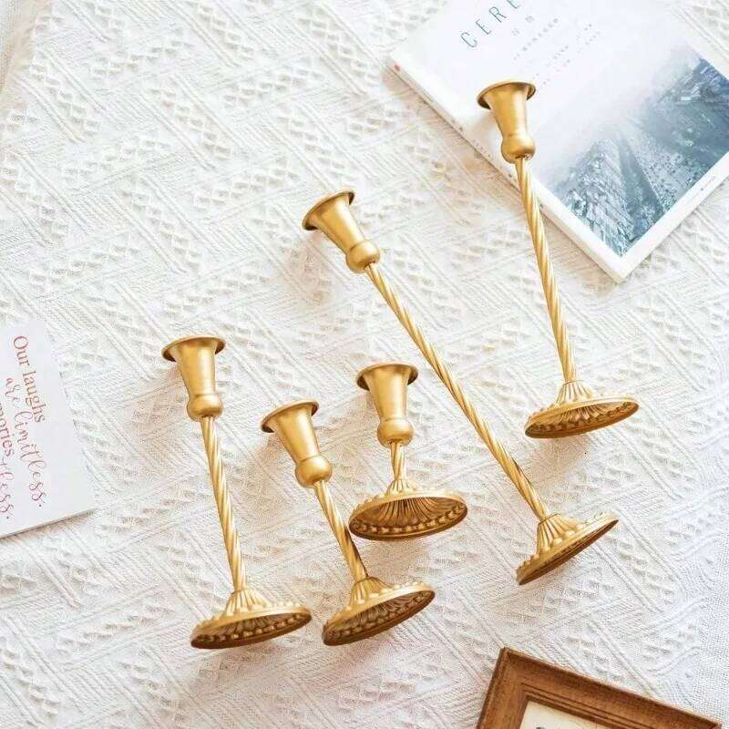 Metal Candle Holder Iron Art Candlestick Dining Table Wedding Romantic Decor Finish for Home and Office Party Ornaments Y260131