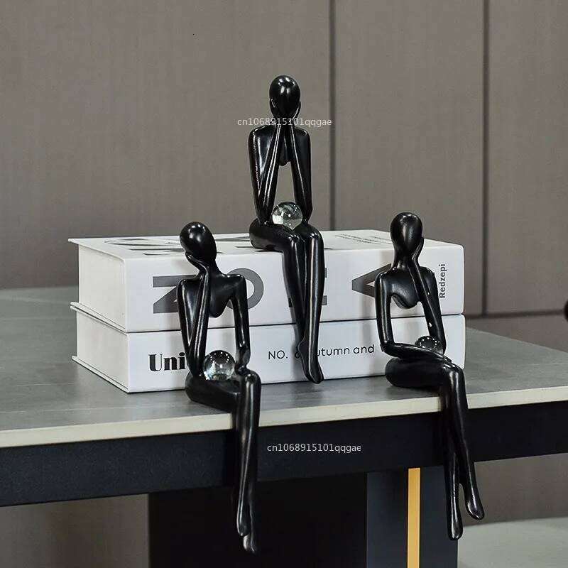 New Resin Thinker Statue Abstract Figures Statues Ornaments Gold Man Sitting Table Decor Room Bookshelf Decoration Y260202