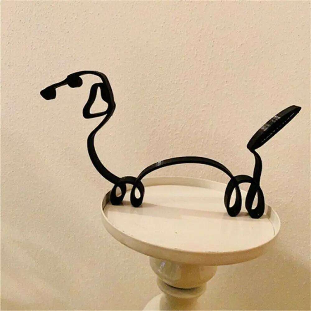 Wrought Iron Statue Abstract Bulldog Dachshund Labrador Chihuahua Pastoral Dog Ornament Animal Sculpture Art Figurine Crafts Y260202