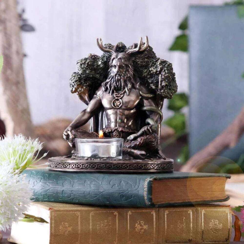 Norse Celtic Mythology Senunos Statues Creative Vintage Candle Holder Ornaments European Candlestick Storage Figurines Y260131