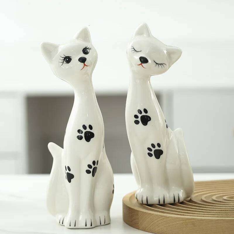 Creative Ceramic Cute Couple Cats Ornament, Home Decor for Living Room TV Wine Cabinet, and Bedroom Y260202
