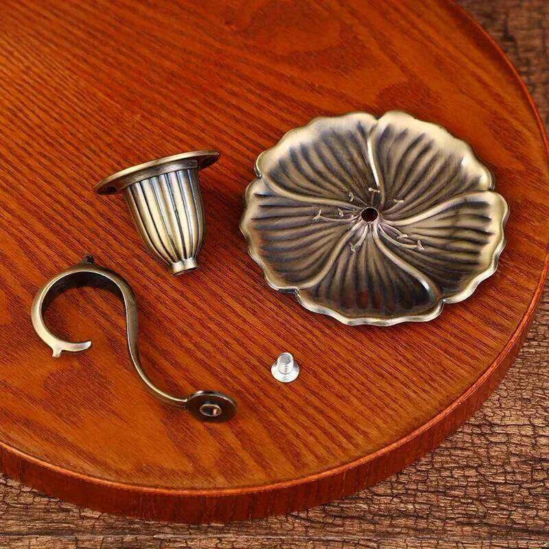 1PC European Style Candlestick Valentines Day Handheld Candle Holders Retro Single Head Candlelight Stand Taper Holder Y260131