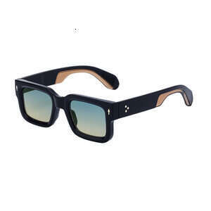 Retro thick-framed square sunglasses Multi-color UV-protective glasses Suitable for street style and vacation outings