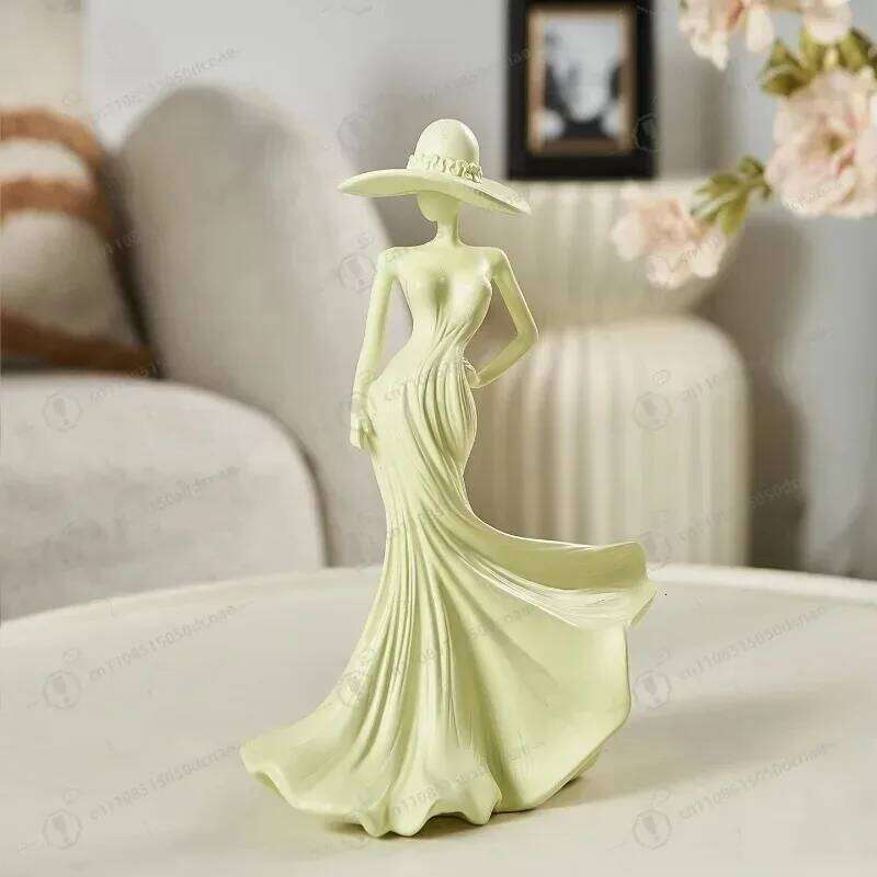 Creative design art, cream style figure art ornaments, high-end living room, study, entrance wine cabinet, home accessories Y260202