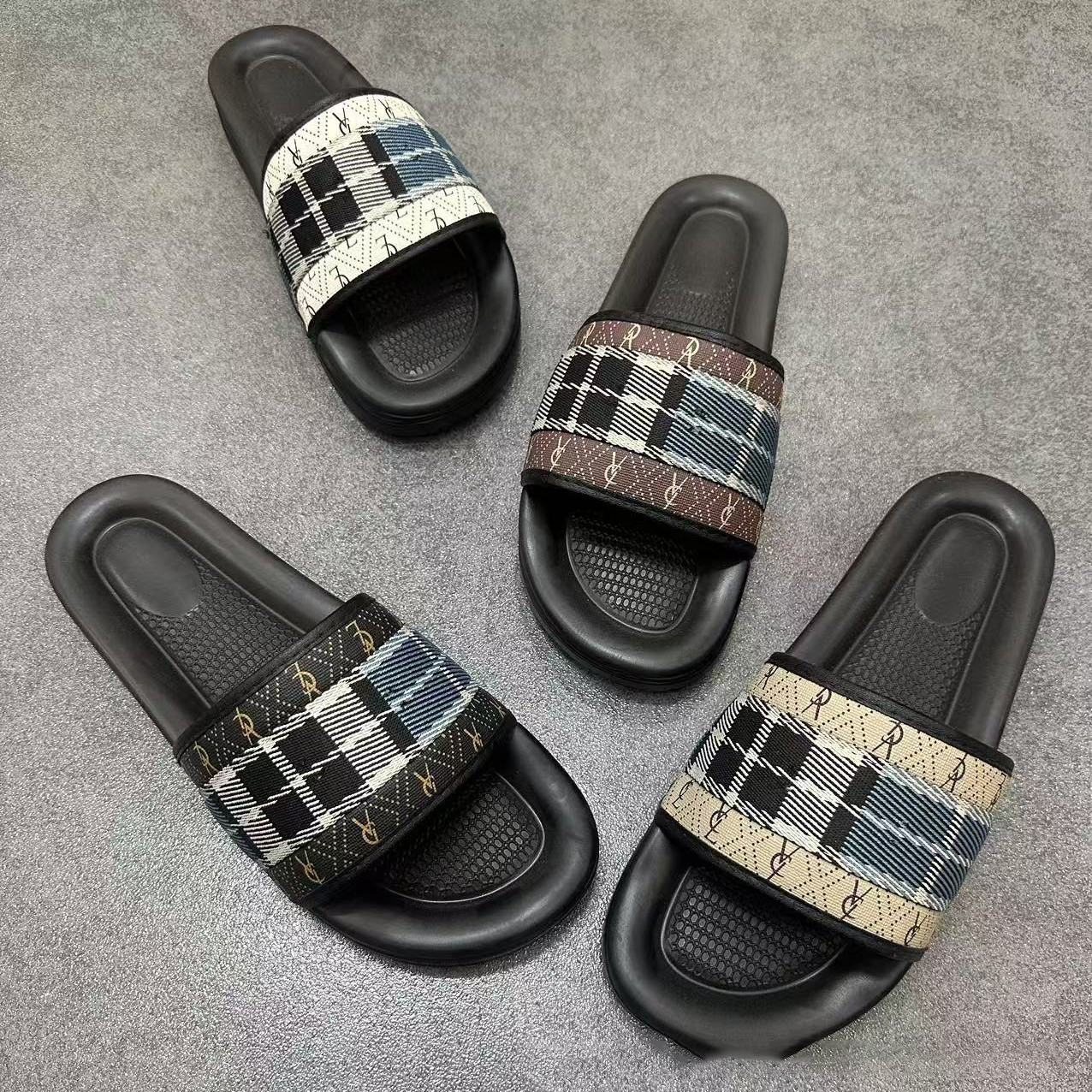 Free shipping 2026 hot new classic printed flat slippers for outdoor fashionable and casual designer beach shoes