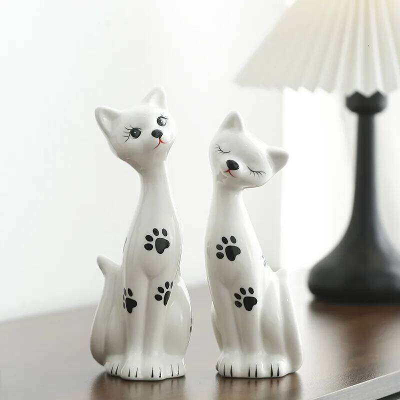 Creative Ceramic Cute Couple Cats Ornament, Home Decor for Living Room TV Wine Cabinet, and Bedroom Y260202