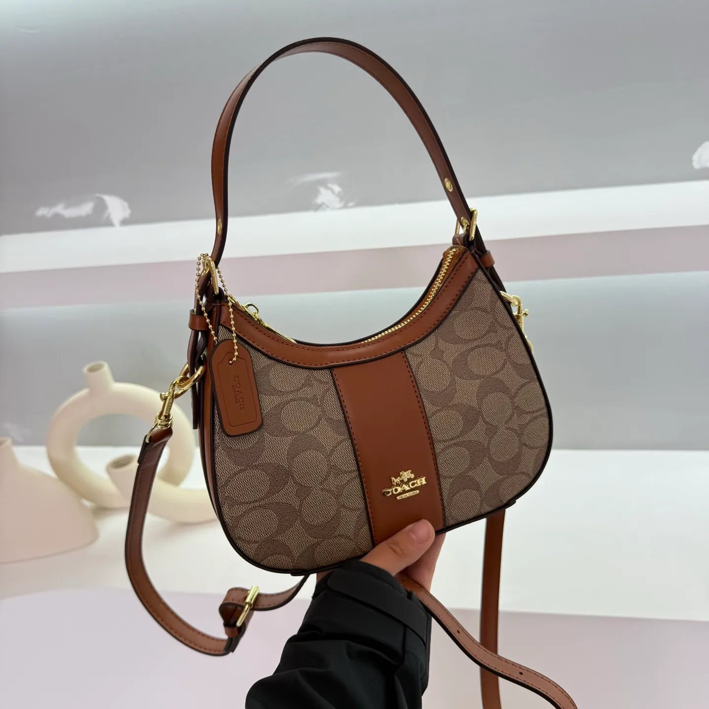 Top designer handbag luxury sheepskin bag fashion classic women's printed shoulder bag women's daily commuting travel handbag