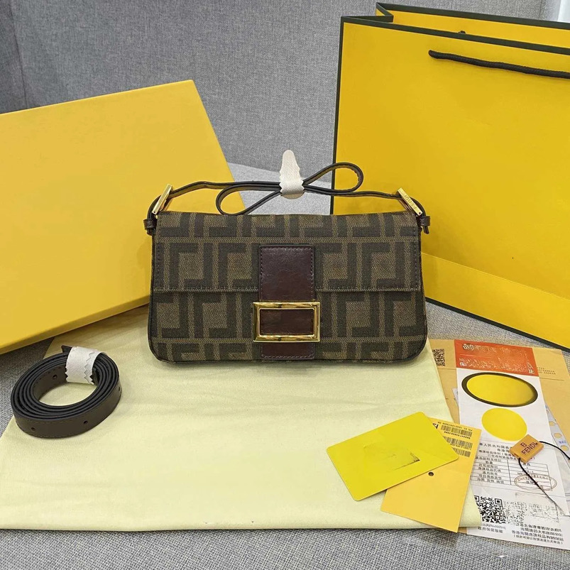 Shoulder Designer bag High quality Women Crossbody baguette Luxury Brand Vintage Canvas Messenger Bag Underarm half moon Handbag Purse Wallet Brown Bags 3