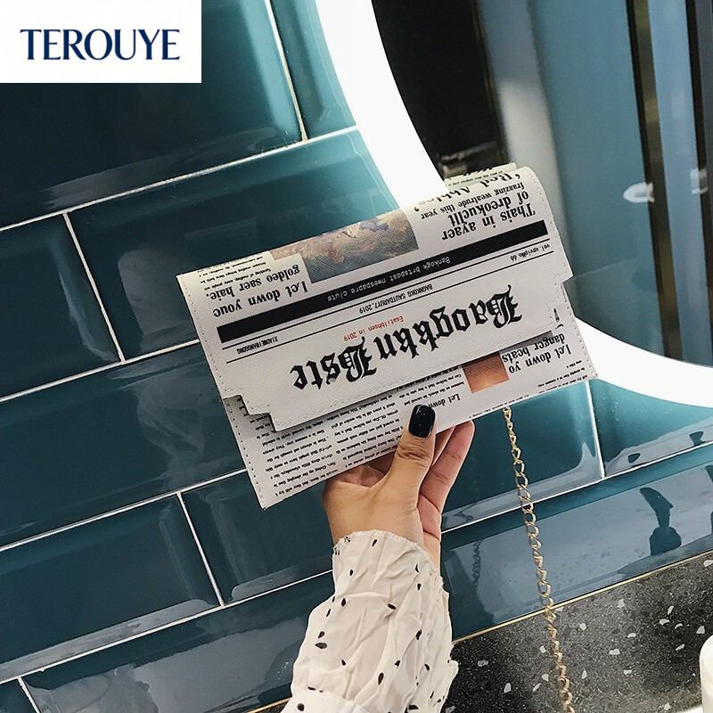 TEROUYE autumn new fashion Korean style personalized newspaper style niche design iron chain retro casual crossbody bag shoulder bag - view 4