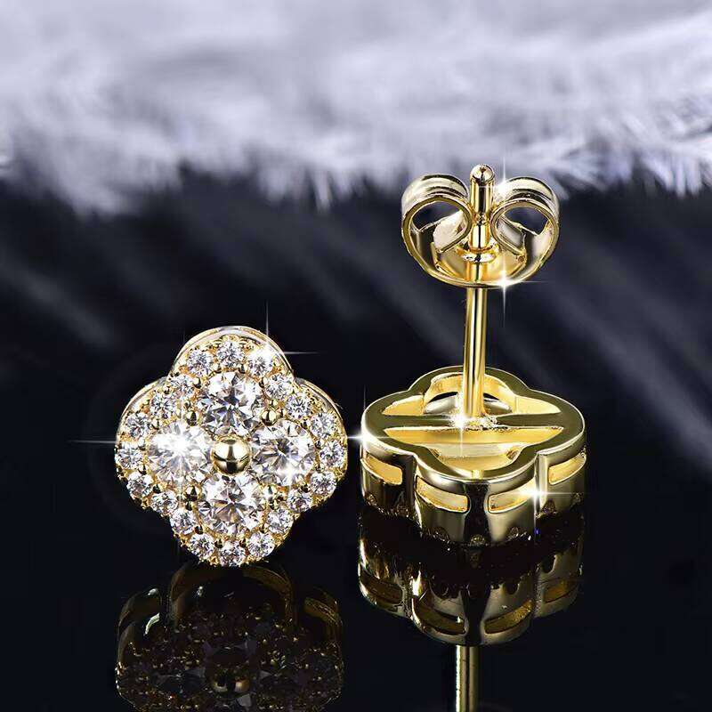 Elegant Gift Star Round D Color Vvs1 Moissanite Piercing Fashion Lucky Floral-Style Four-Leaf Clover Stud Earrings For Women