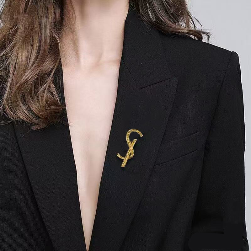 designer brooch Elegant Designer Brooch - Versatile Fashion Accessory for Any Occasion Christmas gift 19