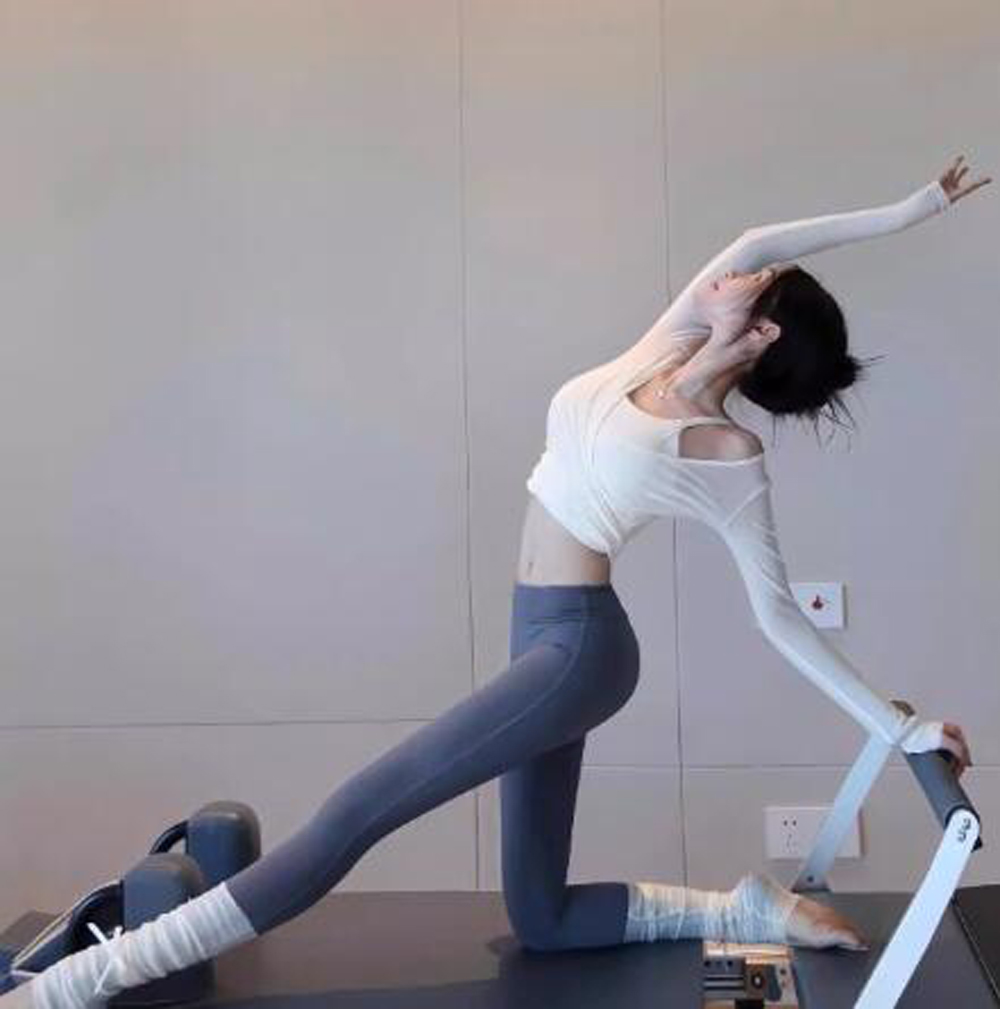 High-quality women sports stretch top dance