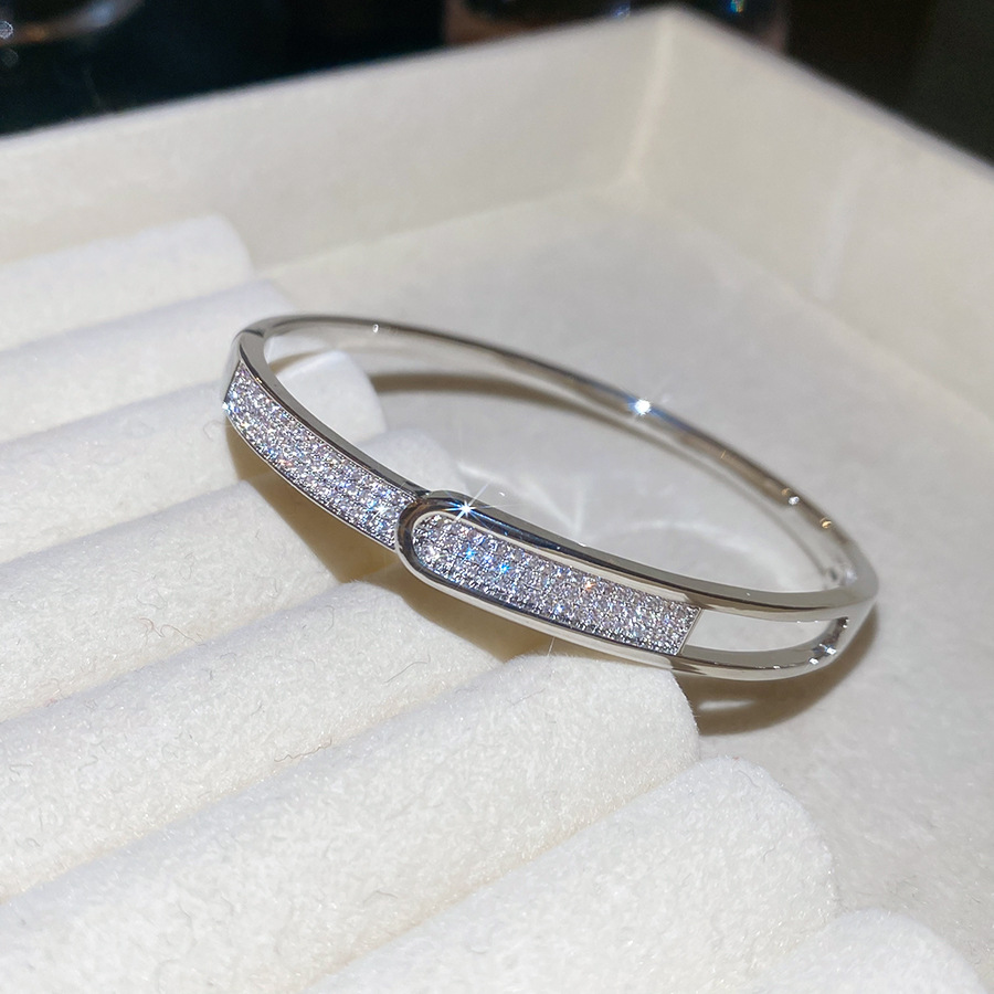 18K Real Gold Plated Zircon Letter Clasp European and American Fashion Elegant Bracelet Light Luxury High-end Feel Women's Jewelry - view 7