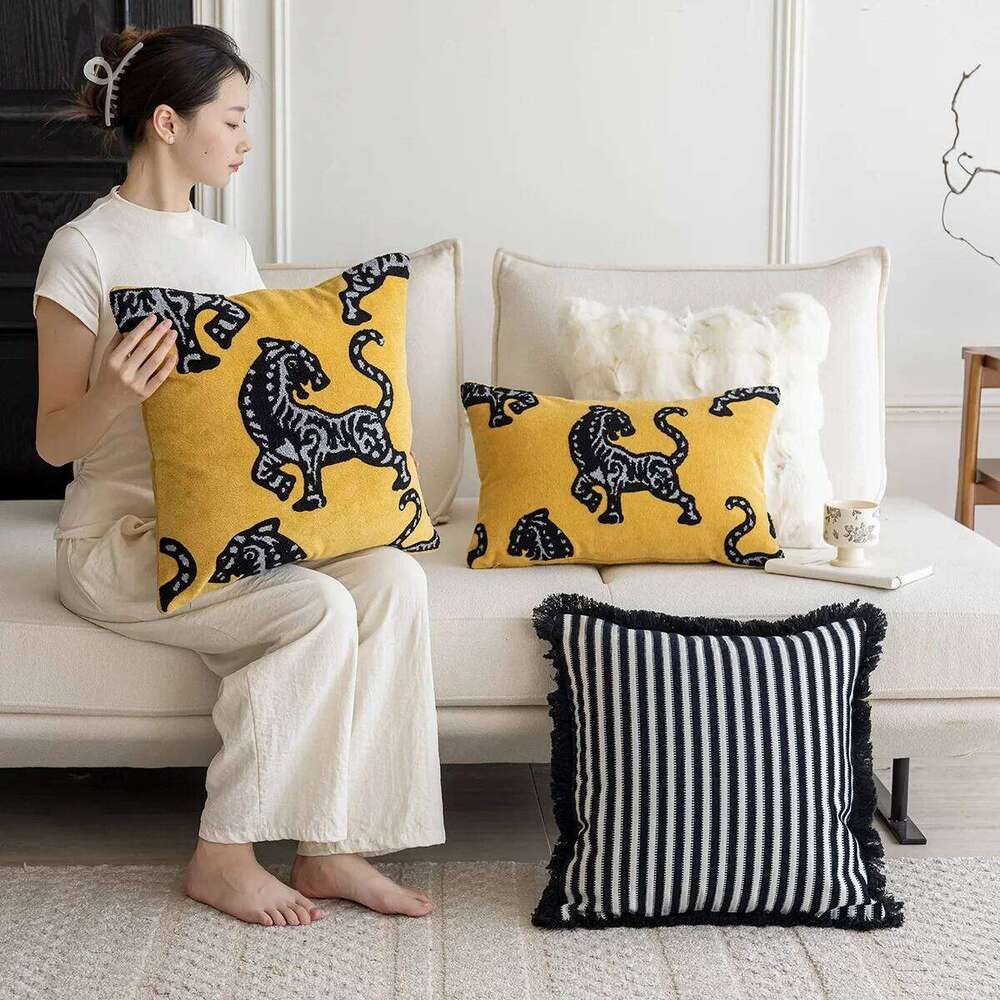 30X50/45X45CM Tiger Embroidery Throw Pillow Light Luxury Stamping Waist Cushion Cover Decor Home Decorative Pillowcase