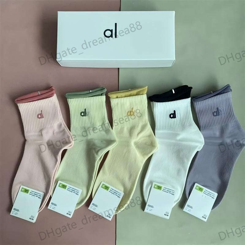 2026 New yoga men's and women's sports socks, cotton thread socks, breathable and trendy brand letter short tube cotton yoga socks c11