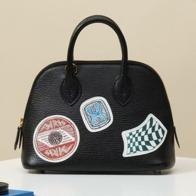 Full Handmade mini BO 18cm Chevre leather badge style black Luxury handbag 19A Mirror like Quality Designer bag Top Quality wax line bag New Year gift original package