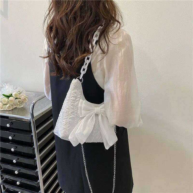 New Commuting Trendy Small Large Capacity Women's Casual Versatile tote bag Fashion Cute Bow Chain Crossbody Bag C260204