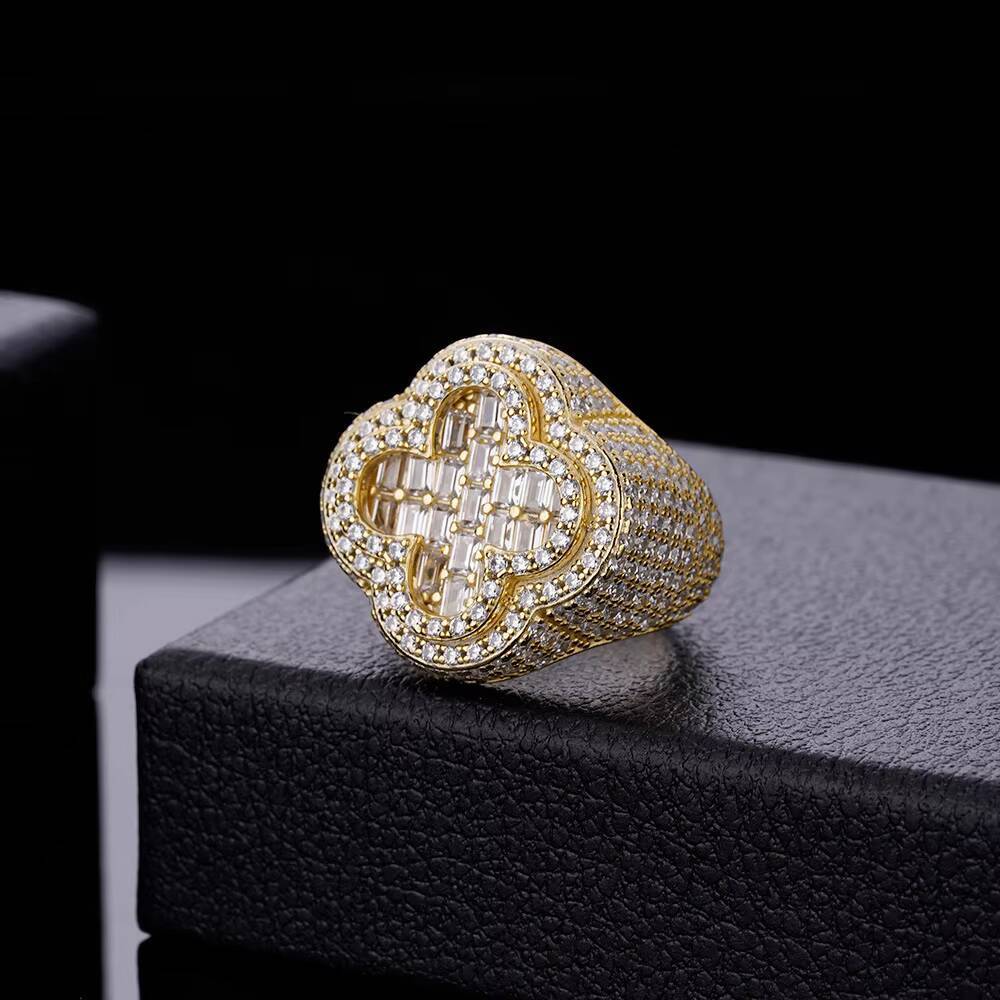 Luster Hiphop Jewelry Four Leaf Clover Baguette Round Moissanite 925 Silver White Gold Plated Engagement Moissanite Ring for Men