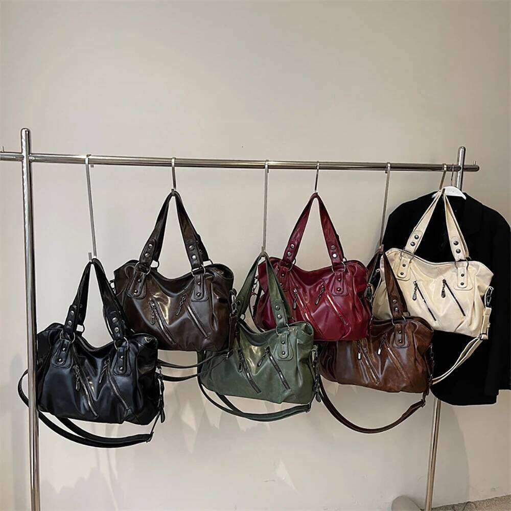 Glossy PU Designed Rivet Zipper One Shoulder Bag Large Capacity Versatile Tote Bags Delicate Soft All-Match Crossbody Packs C260204