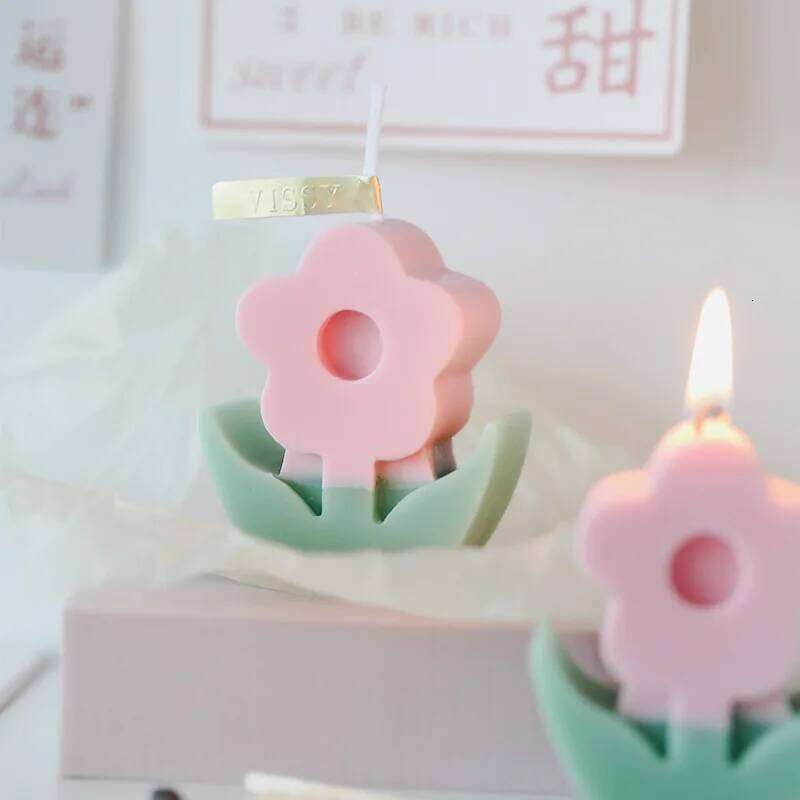 INS Scented Wax Candle Korean Home Decoration Flower Ornament Fragrance Handmade Floret Candles Candlestick Decorations S260204