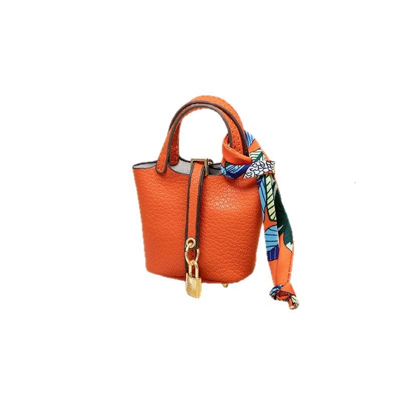 Bag Charm Cute Style Plush Ornamentn New Ultra-Fiber Leather Small Basket Bag Pendant Mini Cute Earphone Bag Pendant Keychain Car Pendant