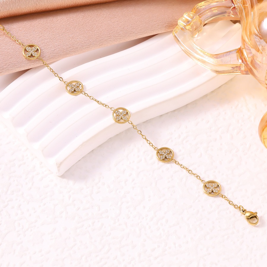E-commerce Hot-Selling Light Luxury Inlaid Diamond Hollow Four-Leaf Flower for Women Fashionable Versatile Vacuum Electroplated Stainless Steel Bracel - view 4