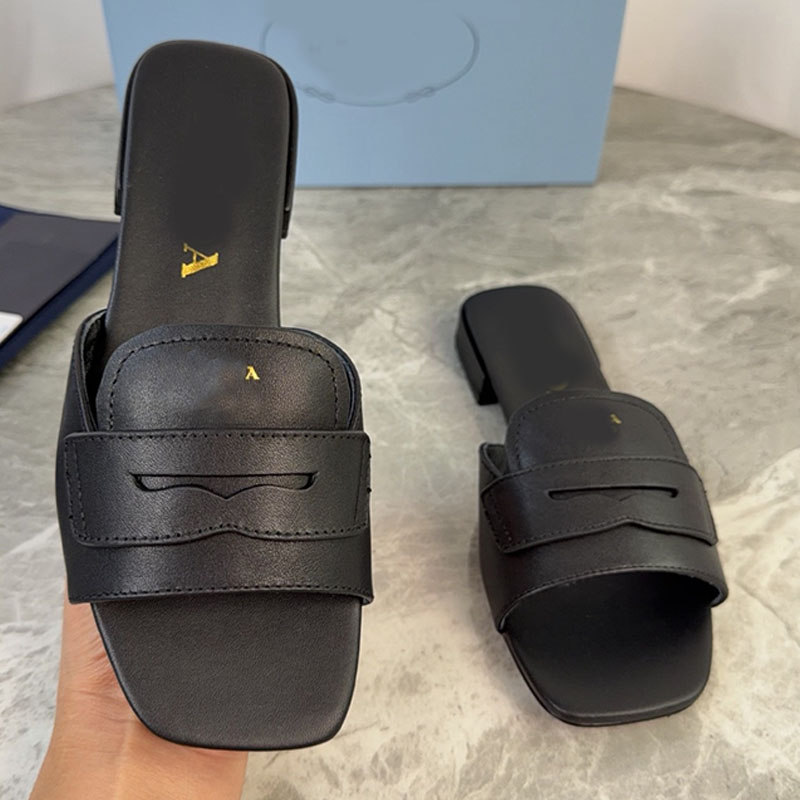 Designer 1XX78 Leather Slides Summer New Soft comfortable leather beach slides slippers ladies stylish casual silhouette Leather Sandals