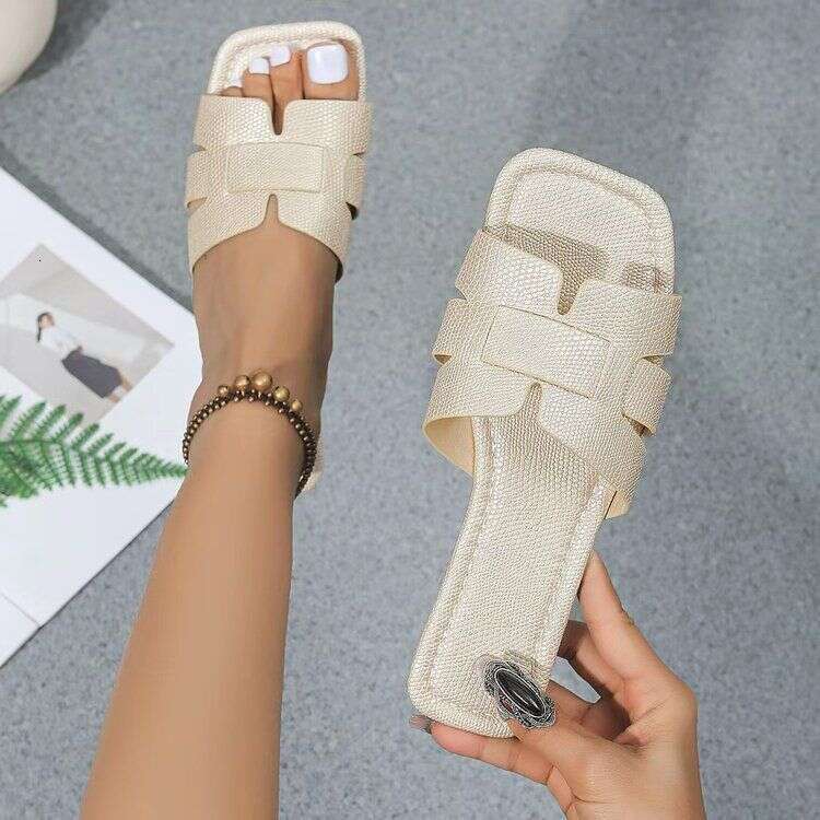 Plus Size 2026 Summer European and American Style Internet Celebrity Outdoor Wear Ins Trend Woven Flat Beach Sandals Women Slippers