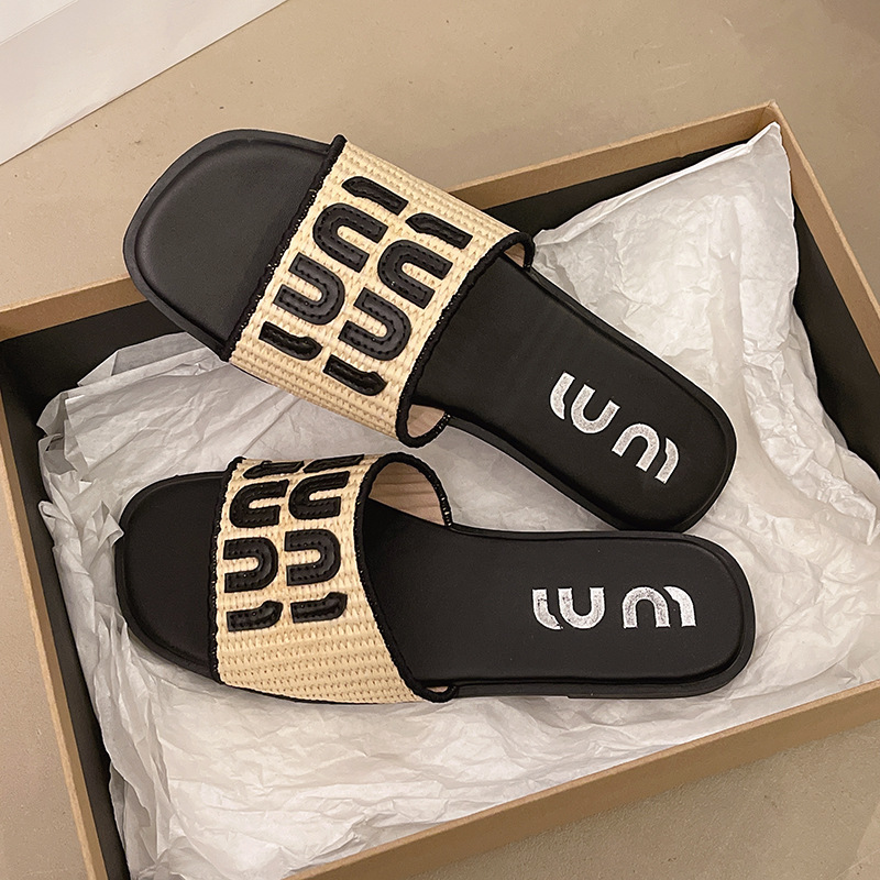 hot Free delivery designer Large size flat slippers for women 2026 summer fashionable retro woven outdoor slippers