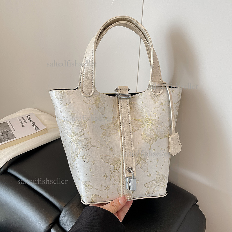 2026 New Handheld Chinese Style Underarm Bag For Women Luxury Summer Embroidery Small And Versatile Single Shoulder Handbag Trendy Versatile Shopping 