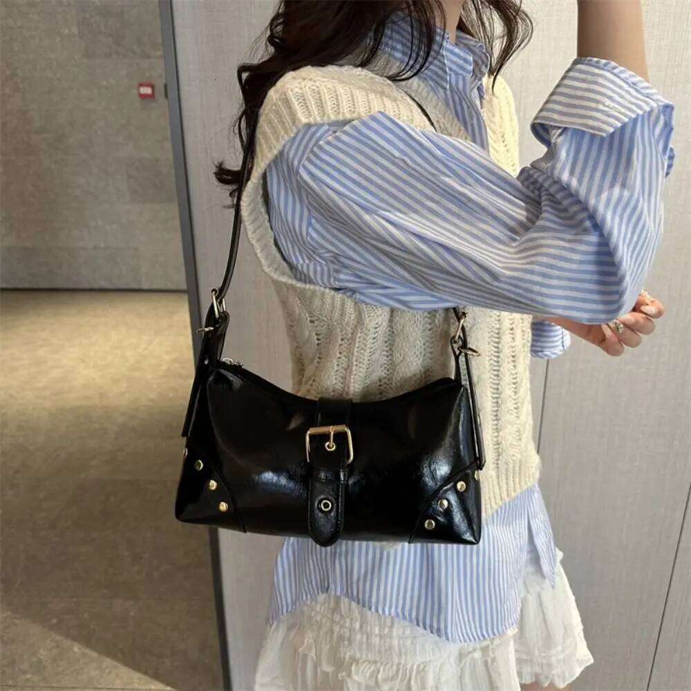 Fashion Designer Armpit Y2k Gothic Rivet Shoulder Bag Vintage Pu Leather Spicy Girl Handbag Female C260204
